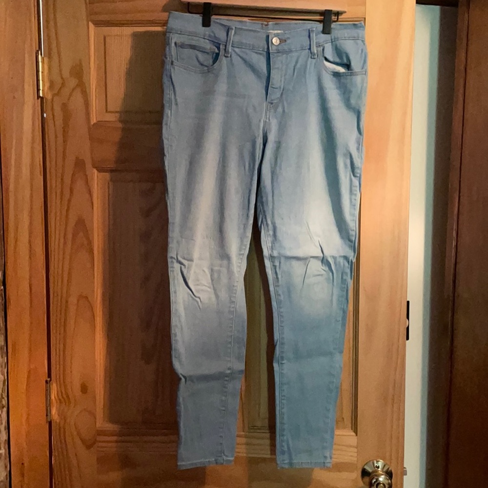 Levi’s 710 Super Skinny Jeans